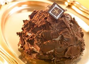 Bola de turrón y chocolate