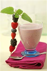 Batido de frutas del bosque. Receta disponible.