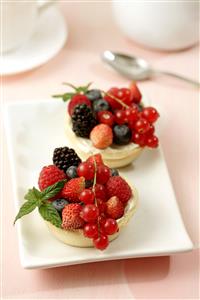 Tartaletas de frutas del bosque. Receta disponible.