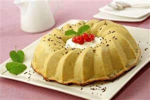 Corona de pudding de manzana. Receta disponible.