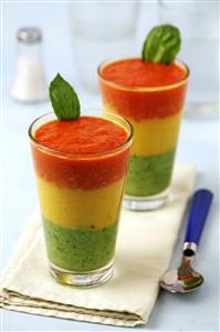 Gazpacho tricolor. Receta disponible TR. Paso a paso disponible.