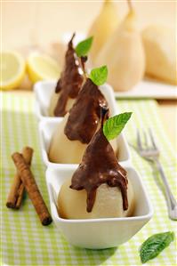 Peras con chocolate. Receta disponible.