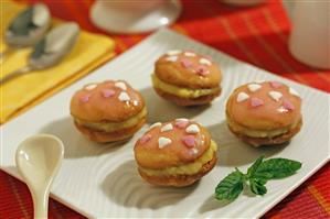 Mini whoopies de San Valentín. Receta disponible.