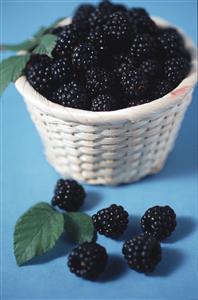Moras en una cesta. 