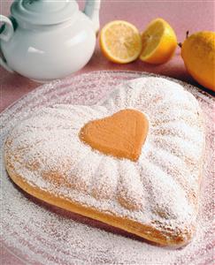 Pastel de San Valentin. Pastel con forma de corazon. Receta disponible.
