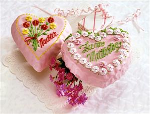 Two heart-shaped flower cakes for Mother's Day