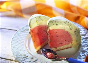 Ice-cold melon (melon gateau with ice cream, 1)