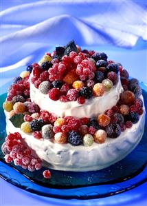 Snow queen fruit gateau (cream gateau with berries; 1)