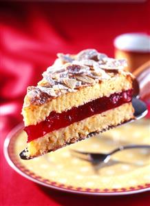 Granada cake with pomegranate jelly & flaked almonds (1)