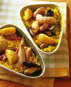 Paella with peach