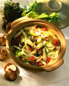 Pasta stew with mushrooms and vegetables