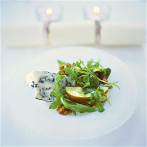 Blue cheese with pear, rocket and honey