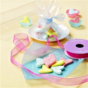 Pastel-coloured sugar hearts