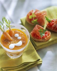 Carrot soup with sesame, crostini with tomato and ham (1)