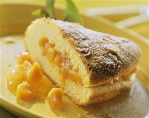 Souffle omelette with papaya and icing sugar