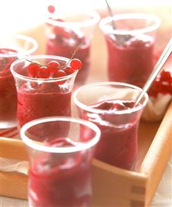 Redcurrant mousse in glasses on tray (1)