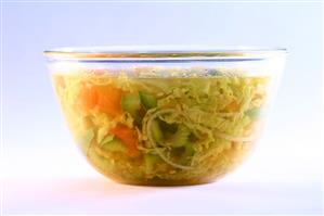 Low-calorie cabbage soup with carrots (2)
