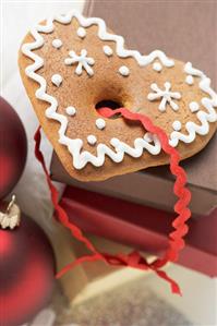 Gingerbread heart on boxes (Christmas)