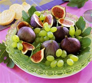 Plate of figs and grapes