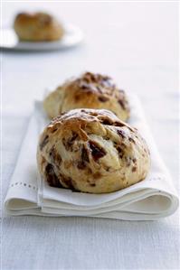 Yeasted rolls with fruit