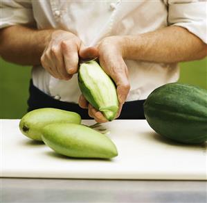 Peeling mango