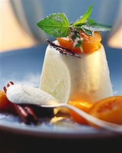 Elderflower cream with stewed apricots