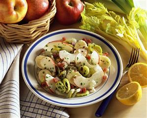 Apple salad with diced ham