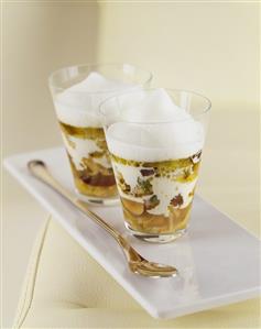Two glasses of cep goulash with milk foam