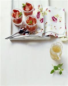 Gelatina di pesche (Peach jelly on Moscato sauce, Italy)