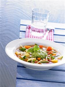 Soupe au pistou (Vegetable soup with pesto, France)