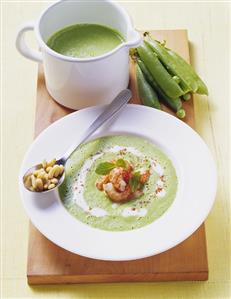 Cold pea soup with crayfish and mint