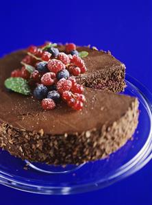 Chocolate cake with berries