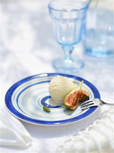 Vanilla ice cream with figs