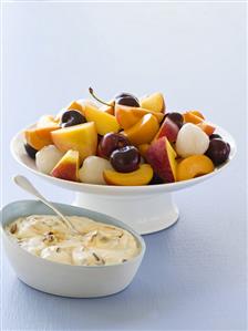 Fruit salad with honey cream