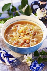Jewish cabbage soup with raisins