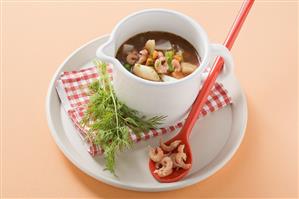 Mixed vegetable soup with shrimps