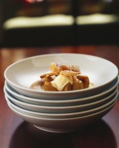 Sliced Figs with Vanilla Ice Cream and Pastry
