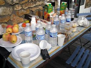 Table bottles apples  