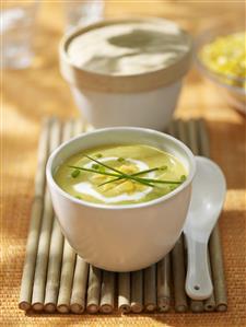 Sopa de maiz y coco. Receta disponible.
