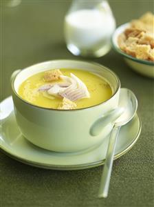 Sopa de zanahoria y trucha ahumanda. Receta disponible.